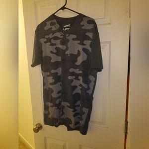 Mens XL ECKO tee